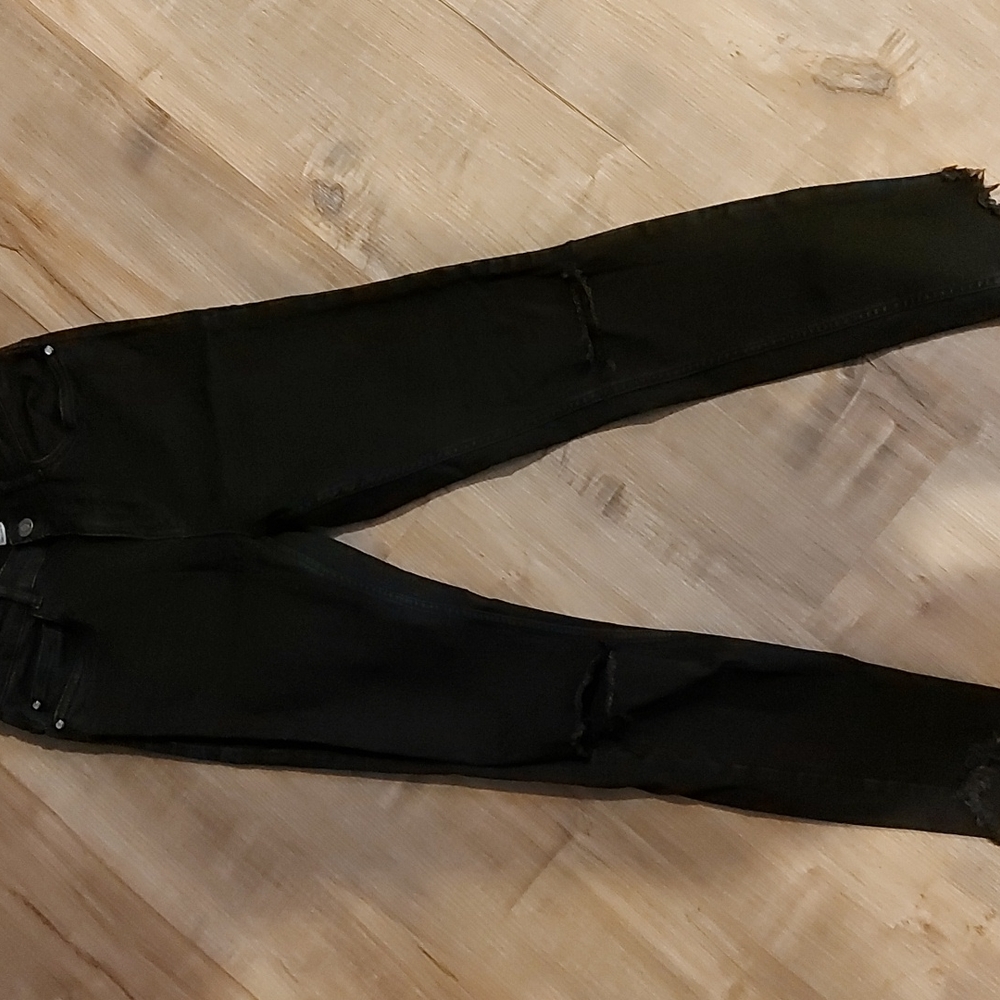 Noisy May Jeans